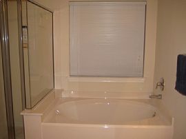 Nice, Near New 3 Bedroom Townhouse Near Clear Lake Area in Houston, TX (Photo 7 of 7)