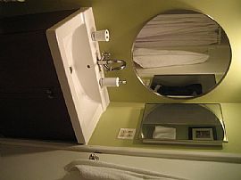 Remodeled, Spacious Studio in Prime Lincoln Park Location in Chicago, IL (Photo 1 of 4)