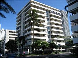 Tastefully Furnished 3 Bedroom Apartment with Views in Honolulu, HI (Photo 10 of 10)