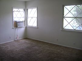 A Must See!!! Dream-Like 1 Bedroom Triplex Apartment in Van Nuys, CA (Photo 2 of 11)