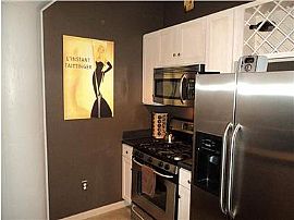 Beautiful 1 Bedroom Condo in Downtown - Great Location in Omaha, NE (Photo 3 of 9)