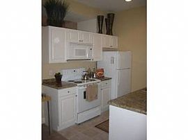 Posh 1 Bedroom Downtown  Apartment in Convenient Location in Miami, FL (Photo 3 of 4)