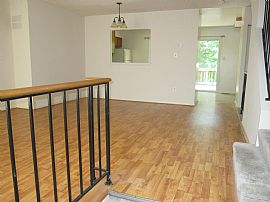 Luxury, Lakeside 3 Bedroom Townhouse with 3 Levels! in Germantown, MD (Photo 2 of 5)
