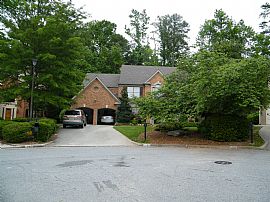 Fantastic 4 Bedroom Single Home in Vanderlyn School Area in Dunwoody, GA