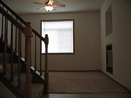 Nearly New 3 Bedroom End Unit Townhouse with Spacious Kitchen in Maple Grove, MN (Photo 5 of 6)