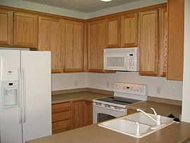 Newer 3 Bedroom Townhouse with Attached 2-Car Garage in Cottage Grove, MN (Photo 2 of 6)