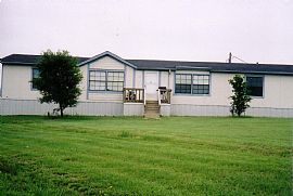 Nice 4 Bedroom Mobile Home on 2.5 Acres in The Country in Joshua, TX