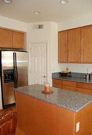 Beautiful 3 Bedroom Townhouse in Tuscany Hills in San Jose, CA (Photo 4 of 8)