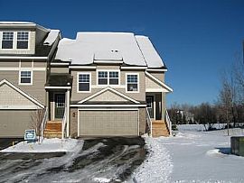 Newer 3 Bedroom Townhouse End Unit with Beautiful Views in Plymouth, MN