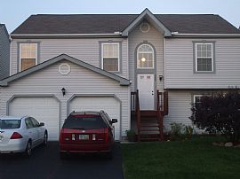 Beautiful 4 Bedroom Home - Move in Ready  in Galloway, OH
