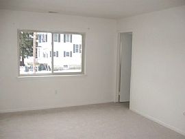 Cozy 2 Bedroom Apartment with Balcony - Available in August in Baltimore, MD (Photo 4 of 4)