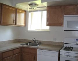 Renovated 2 Bedroom Apartment at Brooke Court in Baltimore, MD (Photo 3 of 5)