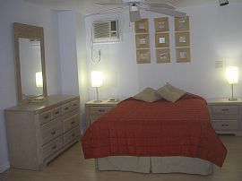  Strategically Located Studio Apartment - Immaculate and Quiet  in Coral Gables, FL (Photo 4 of 6)