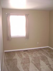 Striking 3 Bedroom Townhouse in Great Neighborhood - $1400  in Virginia Beach, VA (Photo 7 of 12)