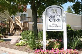 Two Bedroom Special!! in Auburn Hills, MI (Photo 2 of 3)