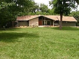 Updated Colorado Style Home 4br/3.5ba/5gar/1acre in Overland Park, KS