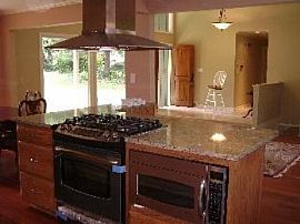 Updated Colorado Style Home 4br/3.5ba/5gar/1acre in Overland Park, KS (Photo 3 of 7)