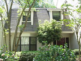 Spacious Townhouse in The Heart of Sandy Springs/dunwoody in Sandy Springs, GA