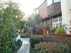 Very Bright 3 Bedroom Townhouse with Marble Fireplace in Encino, CA