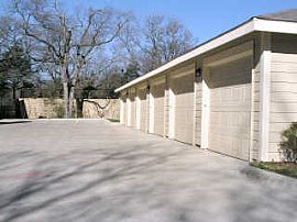 Lovely 2 Bedroom Apartment Available For Immediate Move-In in Dallas, TX (Photo 8 of 12)