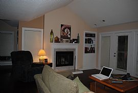 Amazing 2 Bedroom Condo With Hardwood Floors - Vaulted Ceilings! in Durham, NC