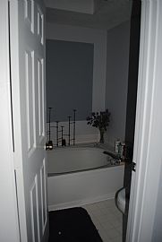 Amazing 2 Bedroom Condo With Hardwood Floors - Vaulted Ceilings! in Durham, NC (Photo 8 of 10)