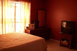 Cozy 3 Bedroom Home in Great Neighborhood and Close to Beach in Wilmington, NC (Photo 6 of 12)