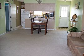 Cozy 3 Bedroom Home in Great Neighborhood and Close to Beach in Wilmington, NC (Photo 8 of 12)