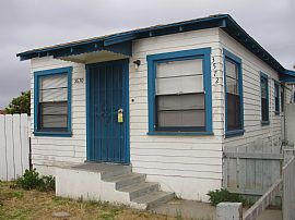 Charming 2 Bedroom Apartment - Available Now - $1100 in San Diego, CA