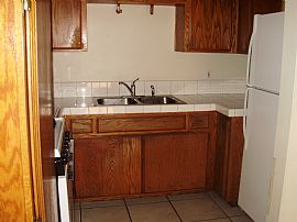 Spacious 3 Bedroom Apartment in City Heights - $1600 in San Diego, CA (Photo 2 of 5)