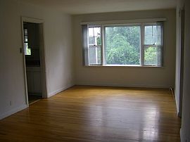 Secluded 3 Bedroom Country Cottage Home - Near Ladue Schools in Olivette, MO