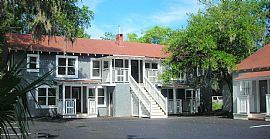 Ideal 1 Bedroom Apartment in Student Housing Complex in Brunswick, GA