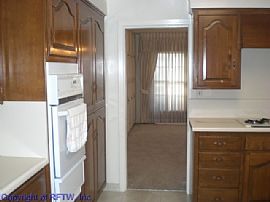 Outstanding 2 Bedroom Home with New Kitchen  in Riverside, CA (Photo 2 of 10)