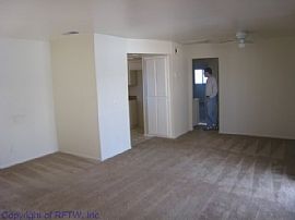 Splendid 2 Bedroom Duplex Home with Single Garage in Murrieta, CA (Photo 3 of 6)
