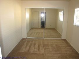 Splendid 2 Bedroom Duplex Home with Single Garage in Murrieta, CA (Photo 4 of 6)