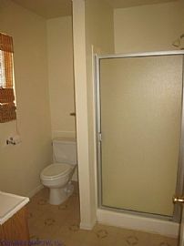 Splendid 2 Bedroom Duplex Home with Single Garage in Murrieta, CA (Photo 5 of 6)