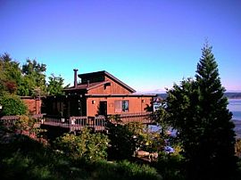 Gorgeous 2 Bedroom Home on Waterfront Near Gig Harbor in Raft Island, WA