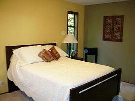 Gorgeous 2 Bedroom Home on Waterfront Near Gig Harbor in Raft Island, WA (Photo 2 of 6)