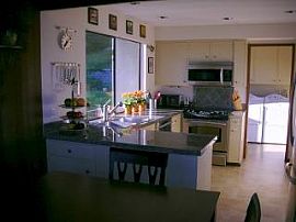 Gorgeous 2 Bedroom Home on Waterfront Near Gig Harbor in Raft Island, WA (Photo 4 of 6)