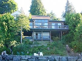 Gorgeous 2 Bedroom Home on Waterfront Near Gig Harbor in Raft Island, WA (Photo 5 of 6)