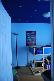 Beautiful 4 Bedroom Home with Den in Riverside, CA (Photo 3 of 5)