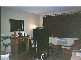 Modern Uptown 1 Bedroom Condo - Pets Welcome - Ready 8/1!  in Minneapolis, MN (Photo 2 of 3)