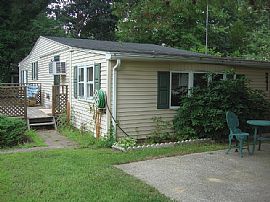 Beautiful 2 Bedroom Home - 1 Block From Lake in Millville, NJ