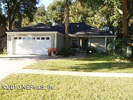 Beautiful 3 Bedroom Home with Two Car Garage! in Jacksonville, FL