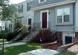 Welcome Home! 2 Bedroom Townhouse with Convenience and Comfort in Damascus, MD