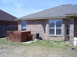 Beautiful 4 Bedroom Home - Close to Ft. Hood in Nolanville, TX (Photo 5 of 6)