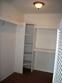 Spacious 1 Bedroom Condo with Brand New Carpet in Mesa, AZ (Photo 4 of 10)