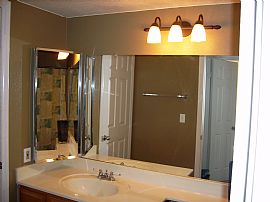 Spacious 1 Bedroom Condo with Brand New Carpet in Mesa, AZ (Photo 9 of 10)