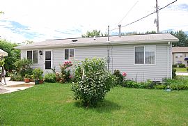 Cute and Charming 3 Bedroom Home on North Side in Kenosha, WI (Photo 2 of 5)