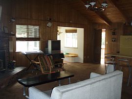 Newly Remodeled 3 Bedroom  Log Home in Mountain Ski Resort  in Wrightwood, CA (Photo 1 of 10)